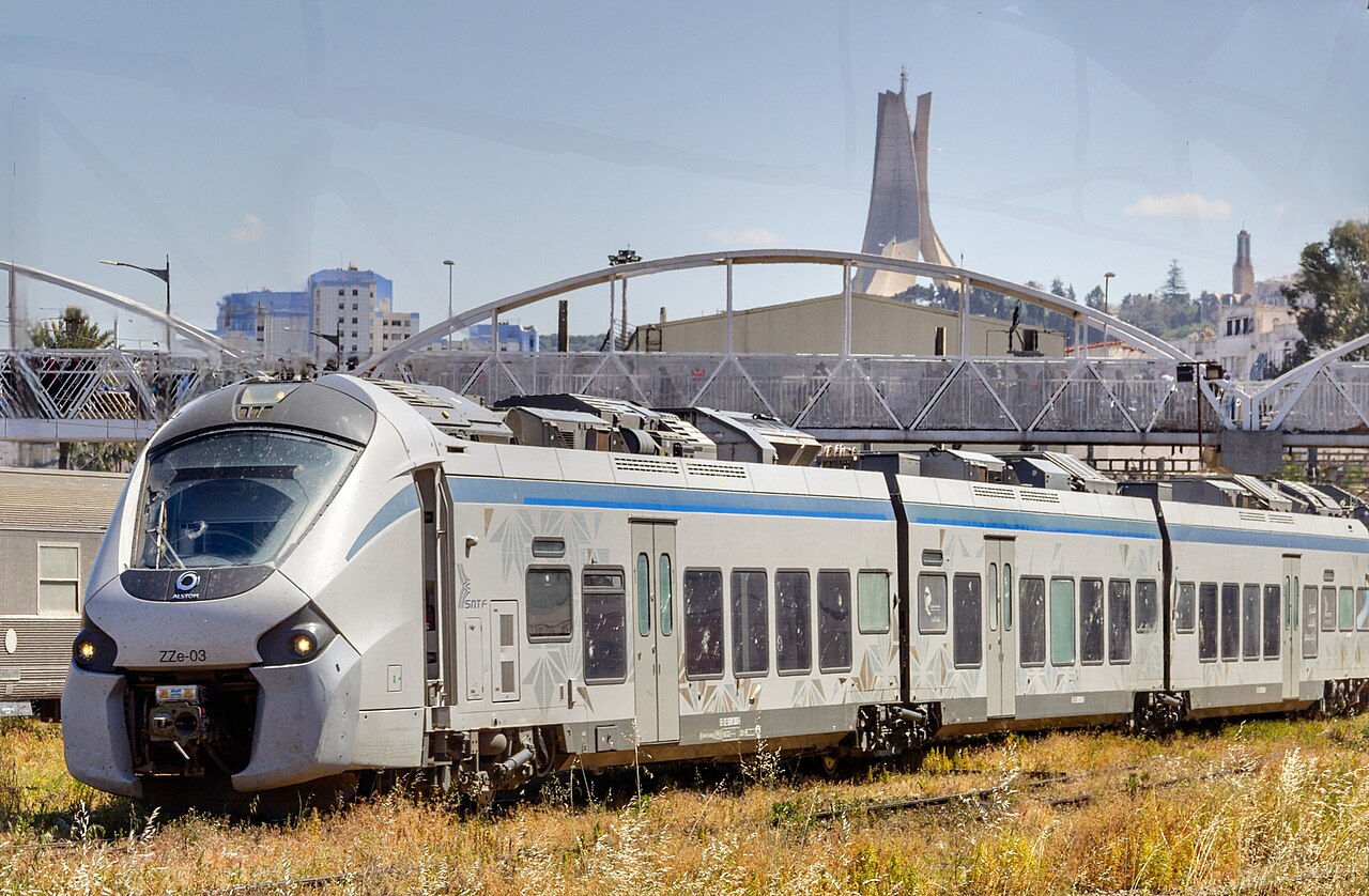 SNTF train at Agha